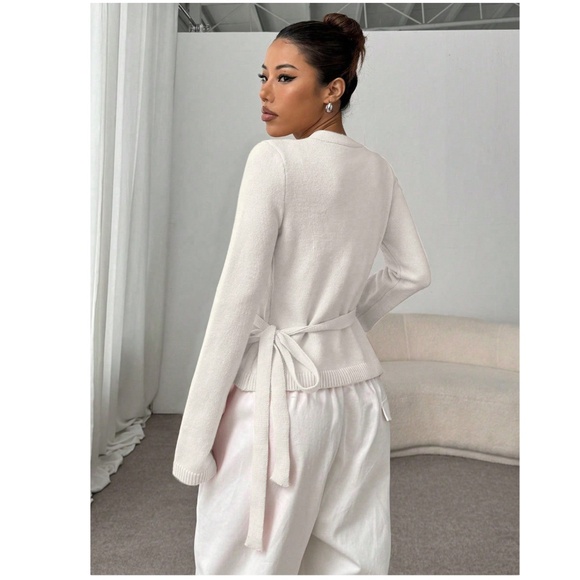 White Wrap Tie Side Cardigan Long Sleeve V-Neck - Picture 4 of 9